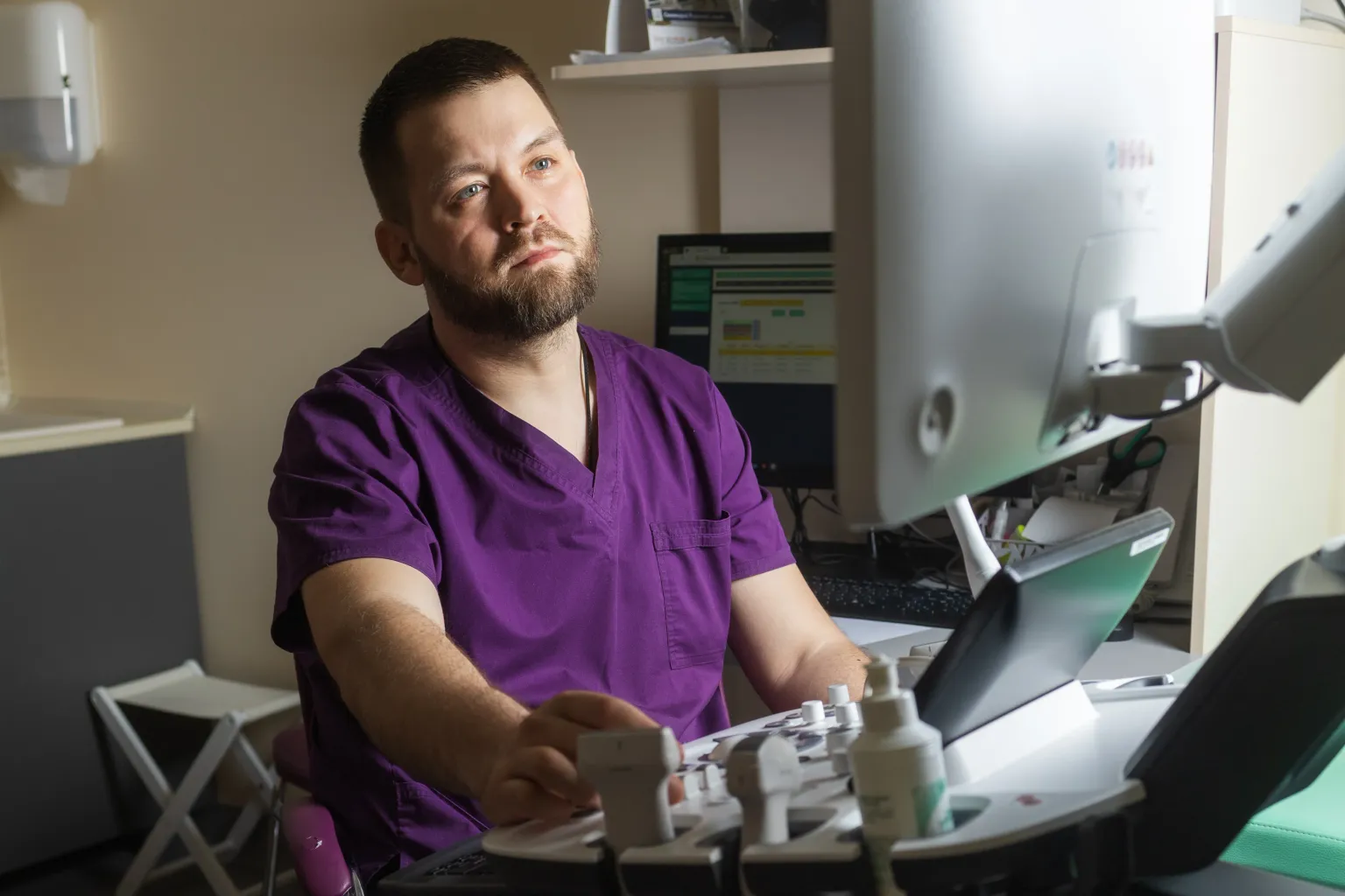 Stanislav Vladimirovich selects therapy for patients with previously ineffective treatment