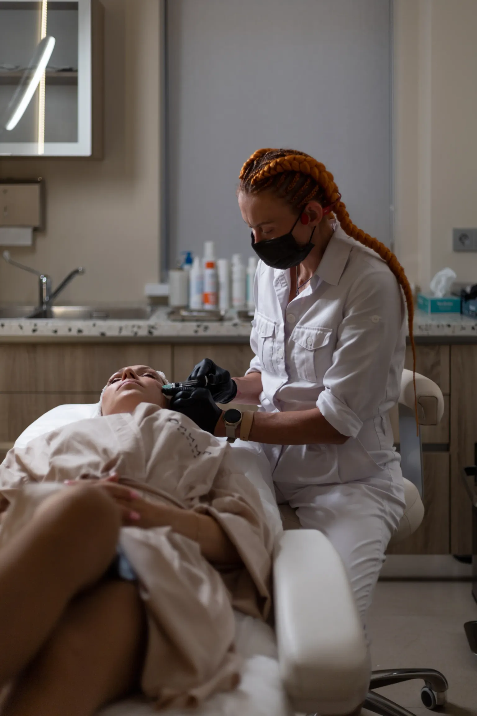 Irina Valeryevna is a certified clinical trainer of CANDELA company