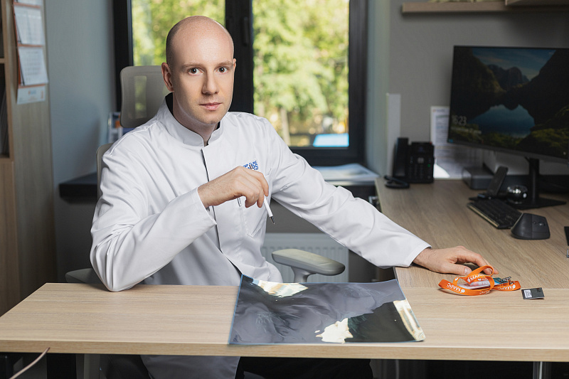 Dr. Zavarukhin is the author of six patents and more than 50 published works on hand surgery, plastic surgery, traumatology, orthopedics, and microsurgery.