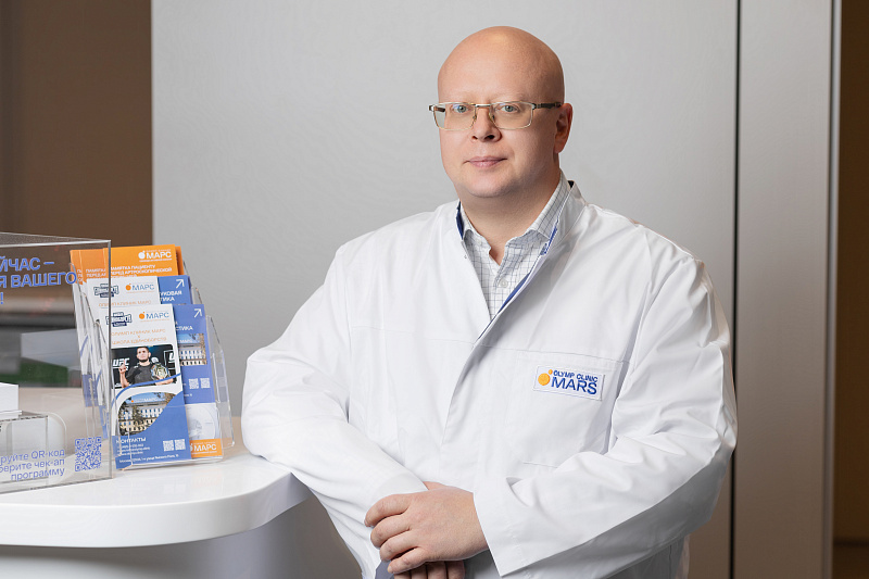 Has been practicing his profession since 1999.