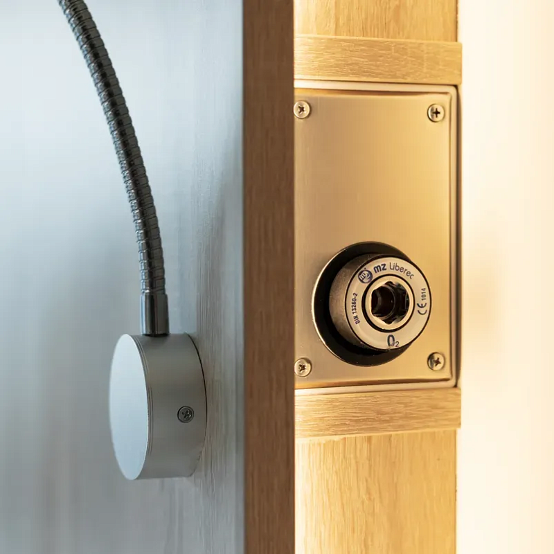 Medical gas outlet