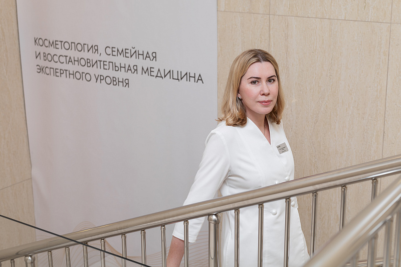 Непрерывно обучается, посещает семинары, конференции, симпозиумы