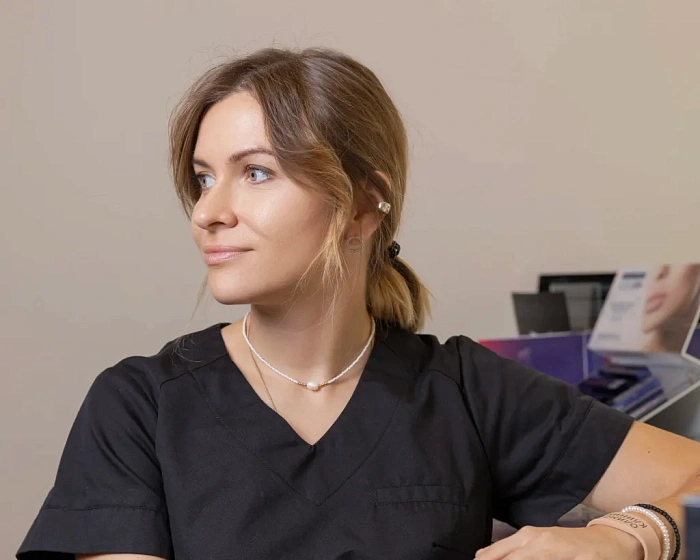 Консультация перед нитевым лифтингом тела