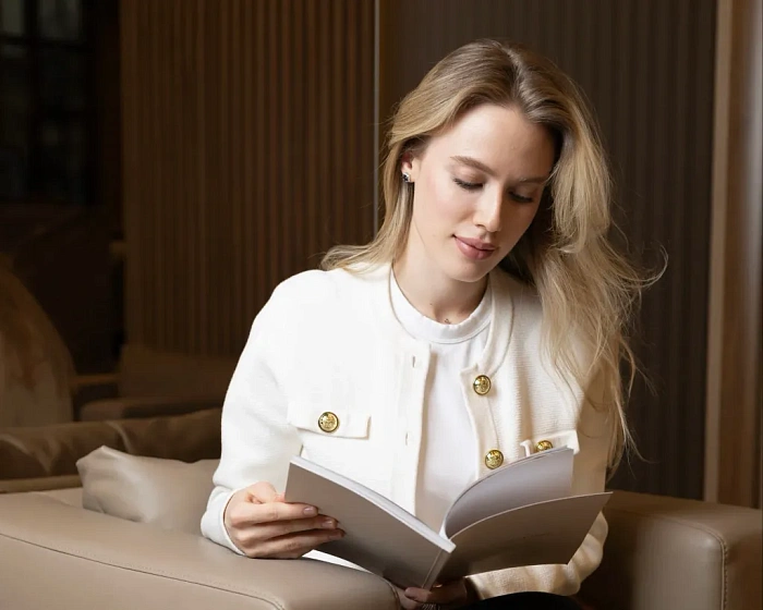 Consultation before Contouring of cheekbones