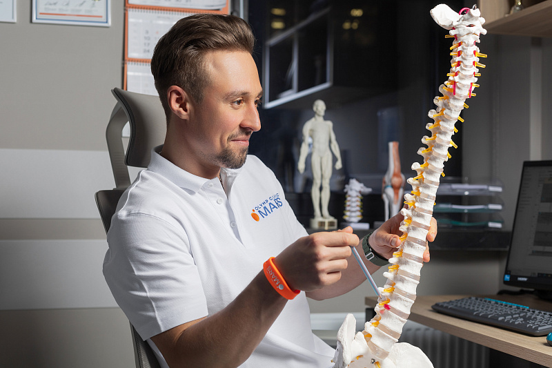 Роль врача заключается в том, чтобы способствовать процессу самовосстановления организма и лечить не болезнь, а человека.