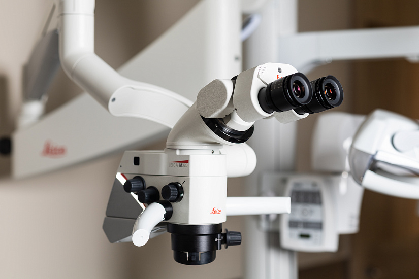 Микроскоп увеличивает изображение рабочей зоны в несколько раз – до 40×. 